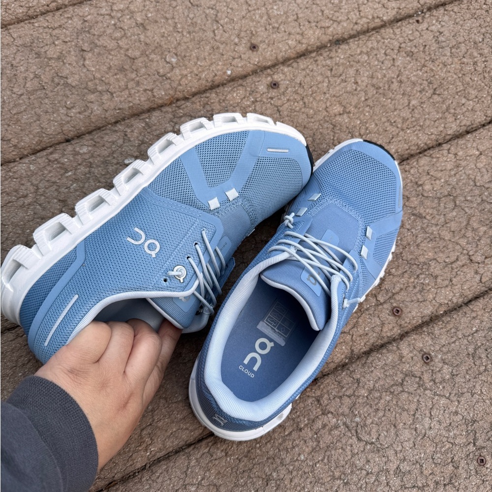 On Cloud Blue Running Shoes (model 6)